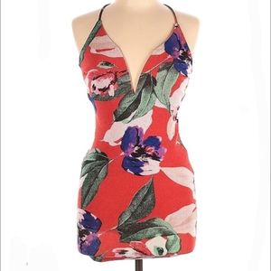 Privi...Elegant and easy to wear.  96% Polyester, 4% Spandex.